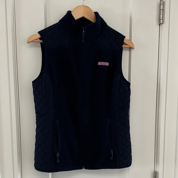 Vineyard Vines Jackets & Blazers - Vineyard Vines Navy Vest XS